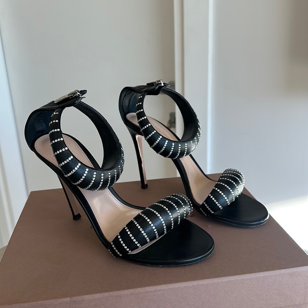 Gianvito Rossi Heels • Size 39 (9) • Crystal Details • 100mm • Excellent Cond.